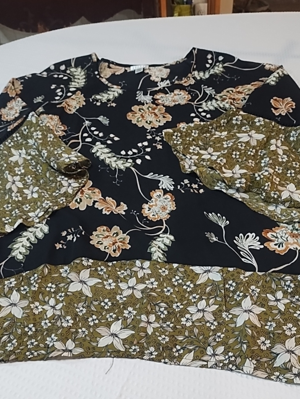Spense Black Floral Tunic with Olive Accent EUC Size Small Bell 3/4" Sleeves.